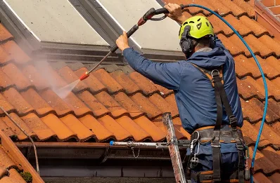 Démoussage et hydrofuge de toiture à Castelbajac